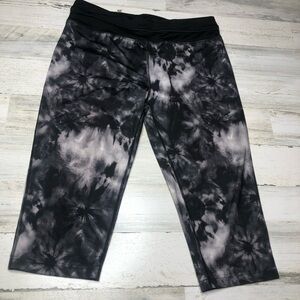 Danskin Workout Leggings size Medium Capri pants black white